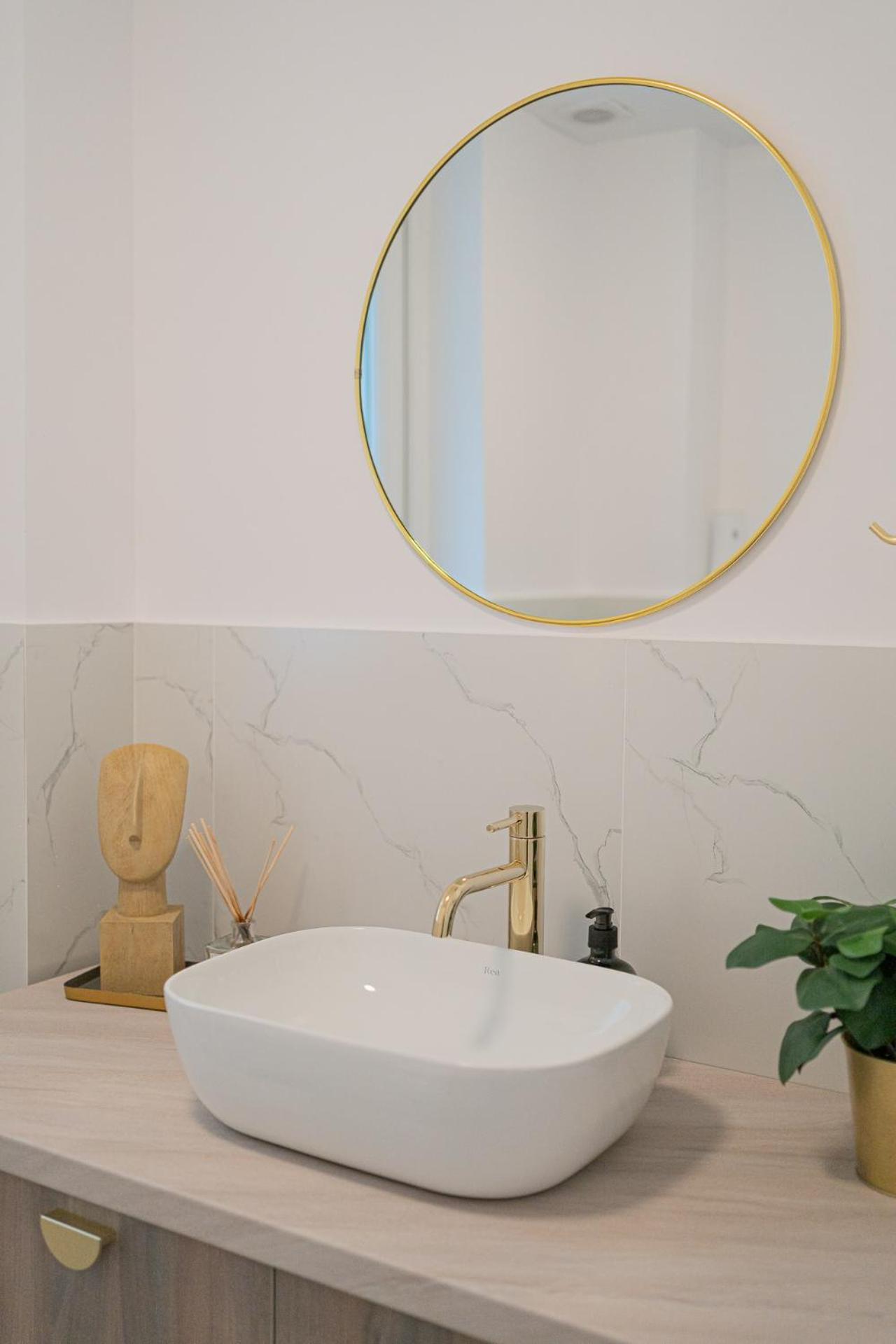 Loggia & Luxe 5Br Penthouse In Universitatii Area Bucharest Luaran gambar