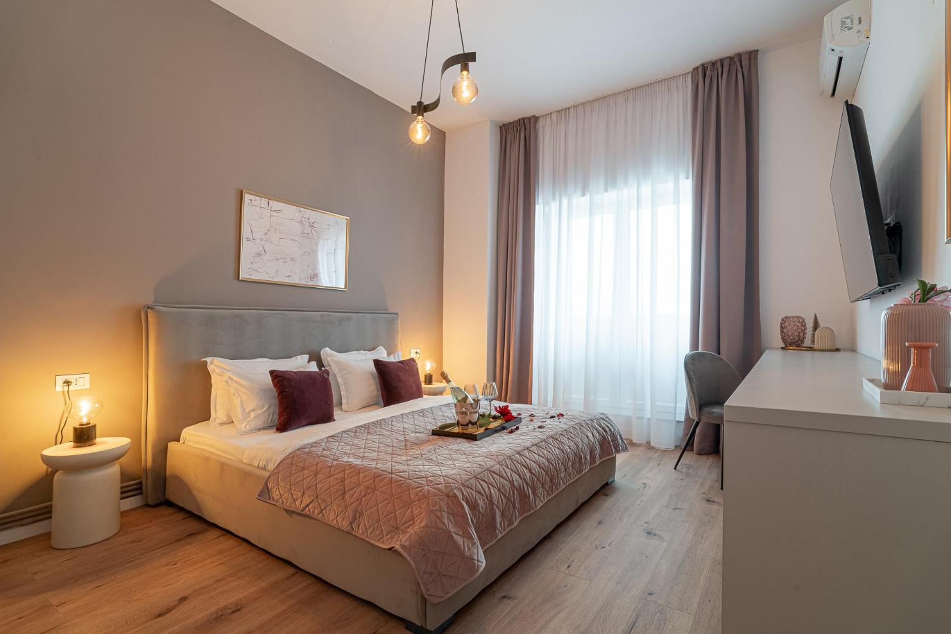 Loggia & Luxe 5Br Penthouse In Universitatii Area Bucharest Luaran gambar