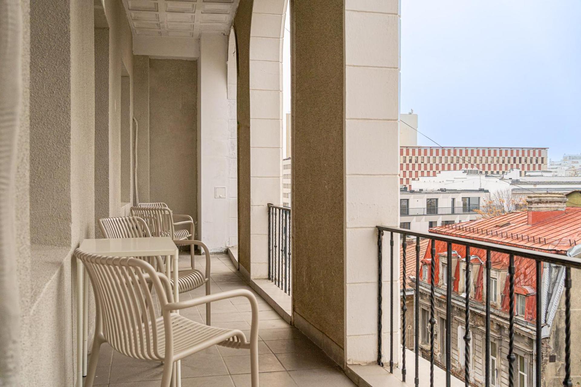 Loggia & Luxe 5Br Penthouse In Universitatii Area Bucharest Luaran gambar