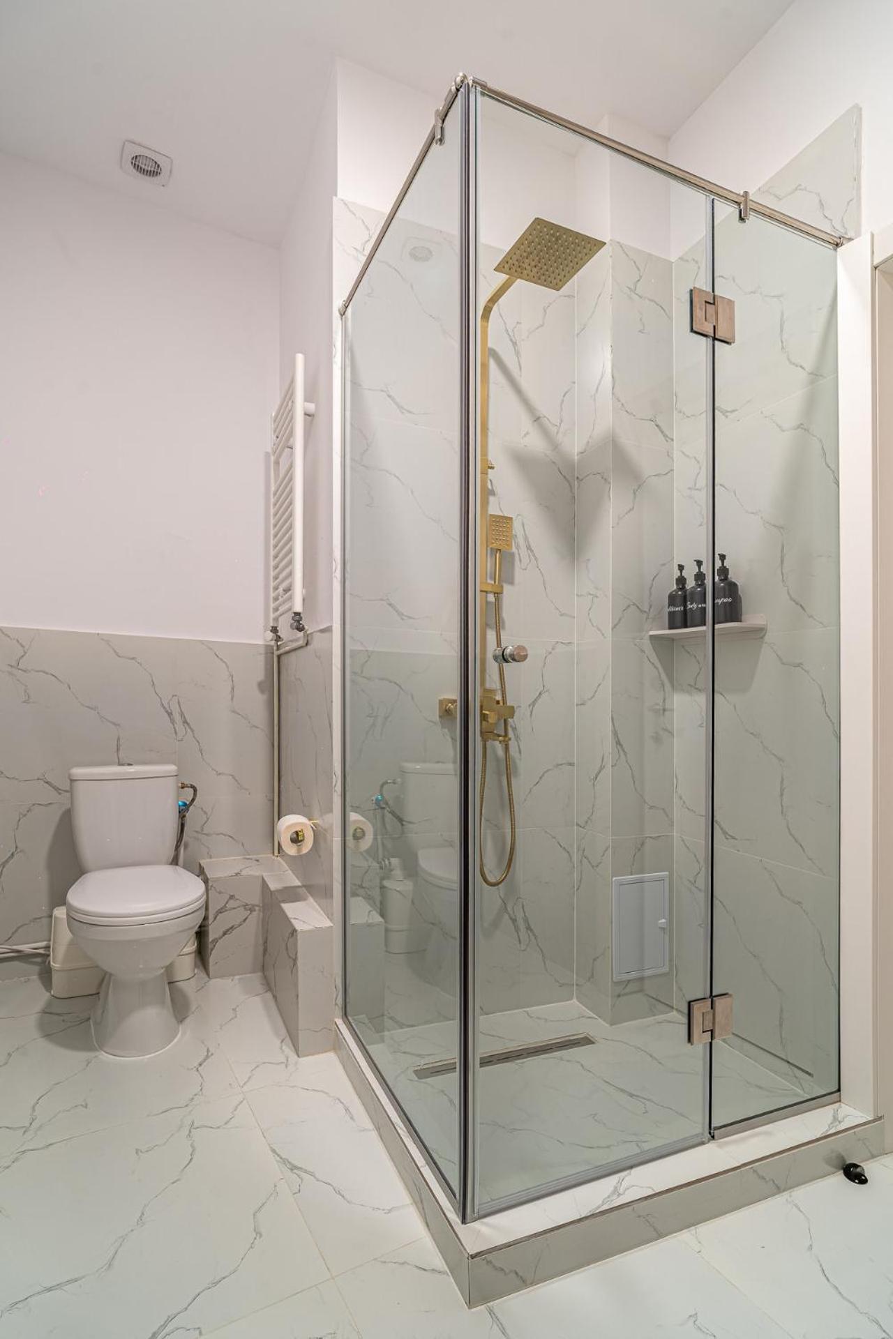 Loggia & Luxe 5Br Penthouse In Universitatii Area Bucharest Luaran gambar