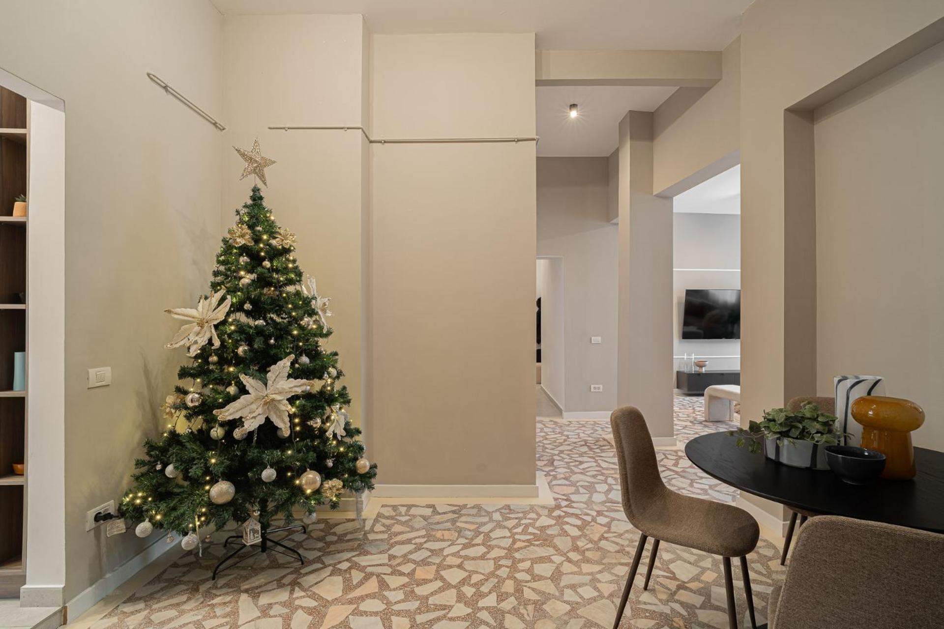 Loggia & Luxe 5Br Penthouse In Universitatii Area Bucharest Luaran gambar
