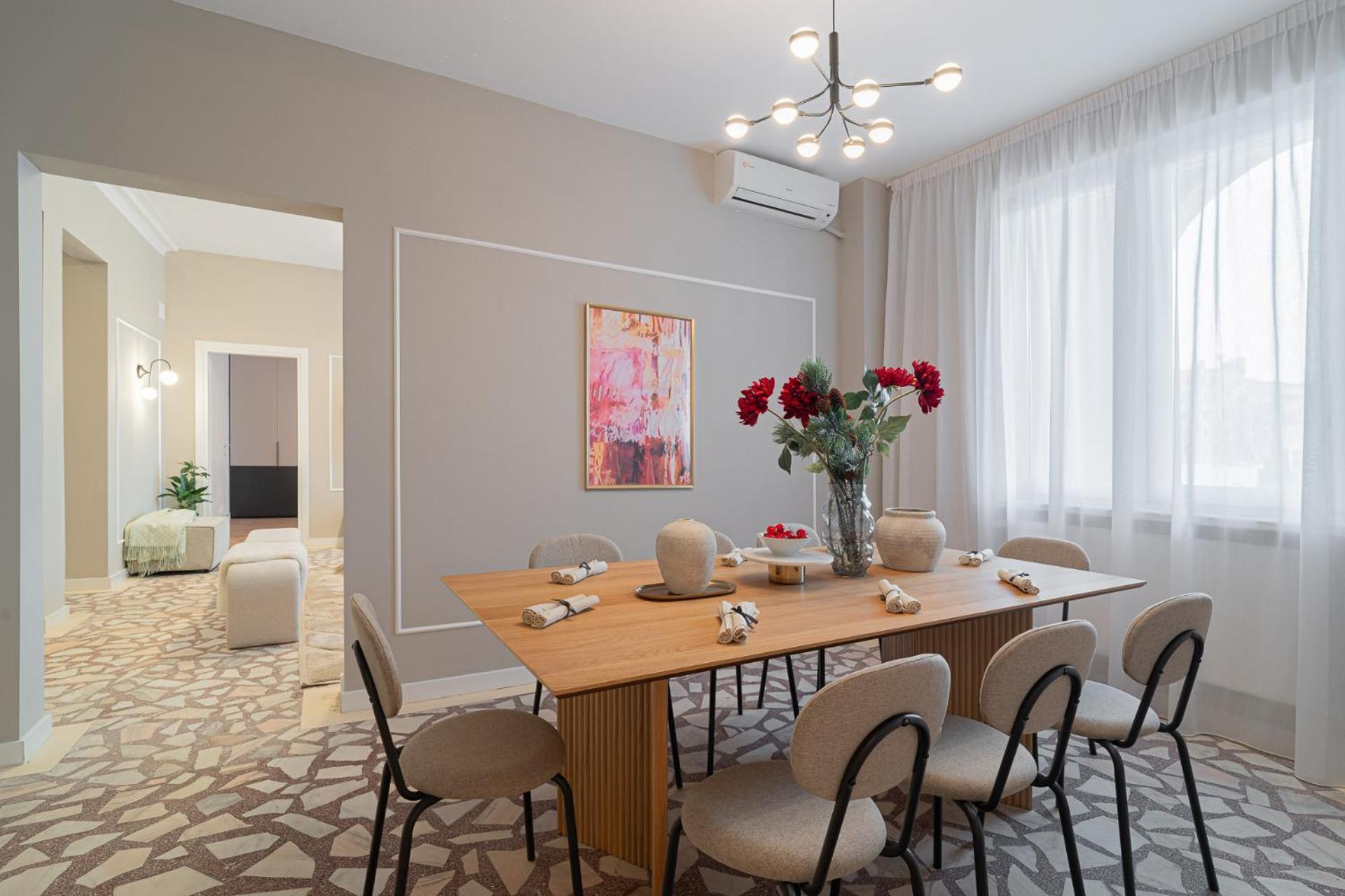 Loggia & Luxe 5Br Penthouse In Universitatii Area Bucharest Luaran gambar