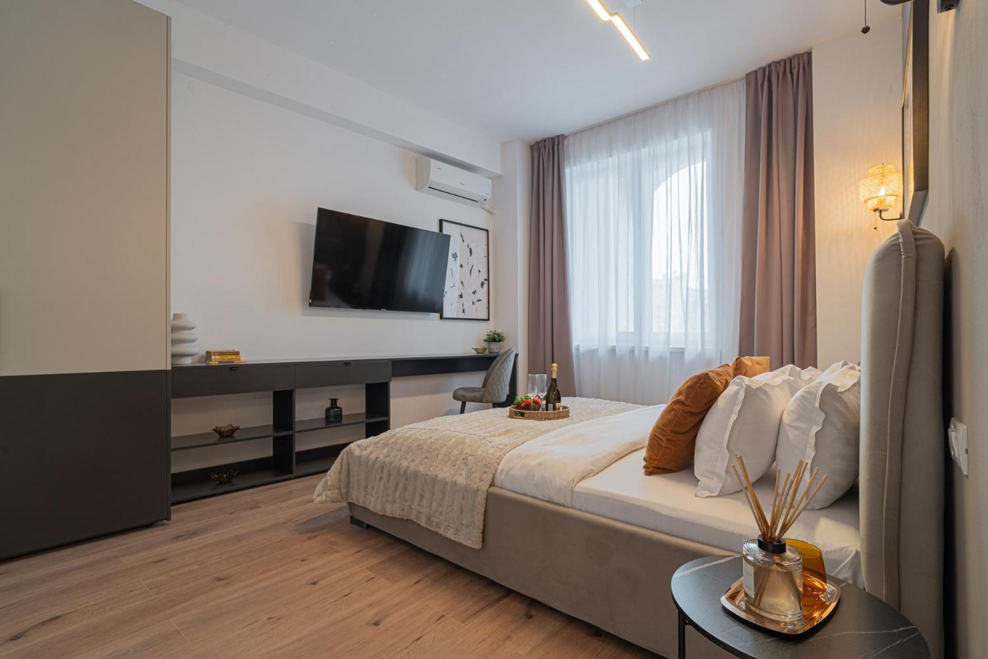 Loggia & Luxe 5Br Penthouse In Universitatii Area Bucharest Luaran gambar
