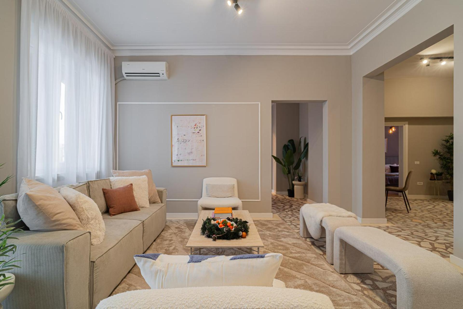 Loggia & Luxe 5Br Penthouse In Universitatii Area Bucharest Luaran gambar