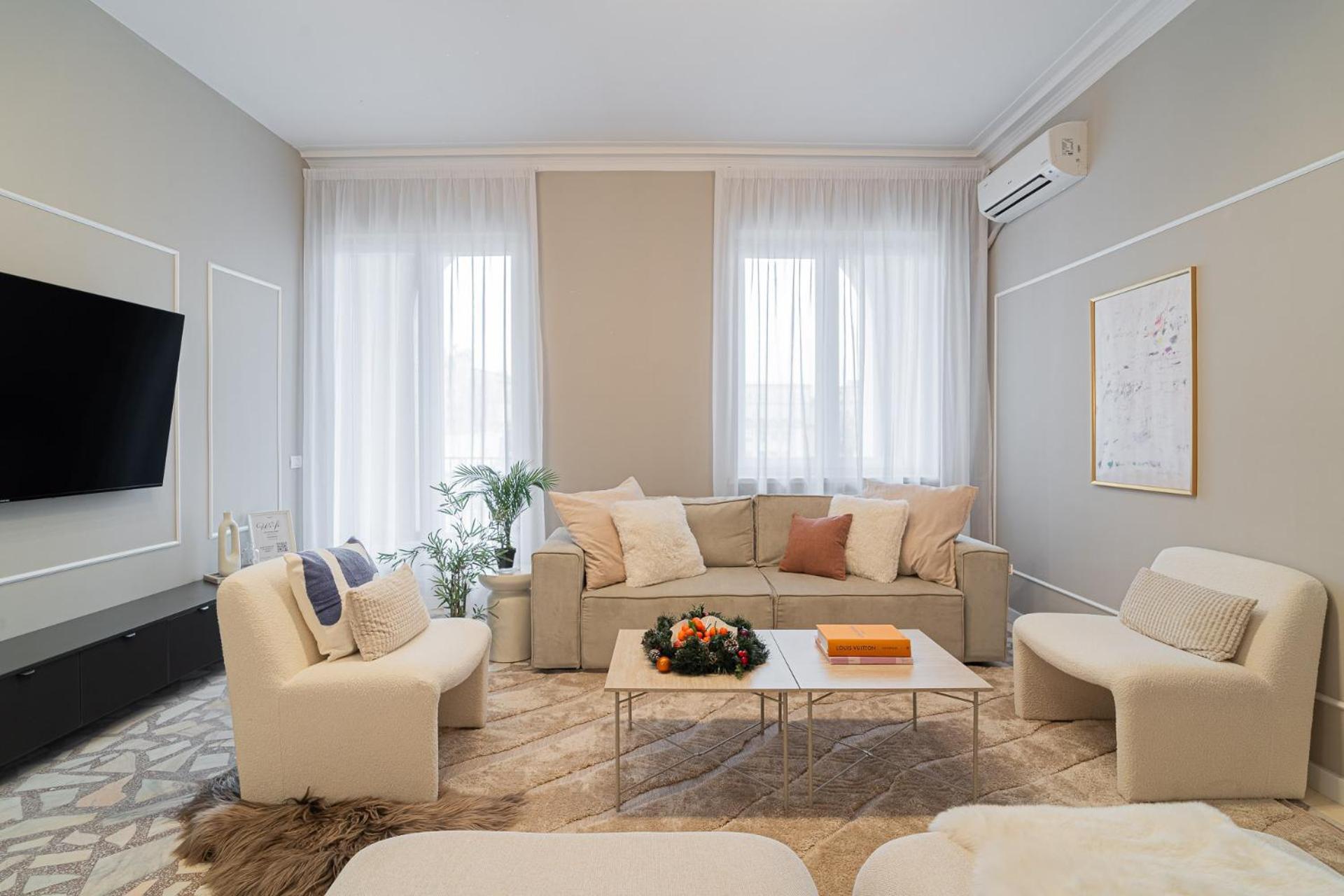 Loggia & Luxe 5Br Penthouse In Universitatii Area Bucharest Luaran gambar